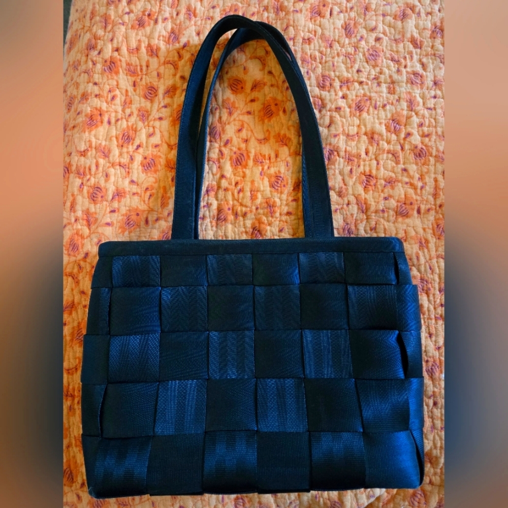 Classic Harvey's Black purse